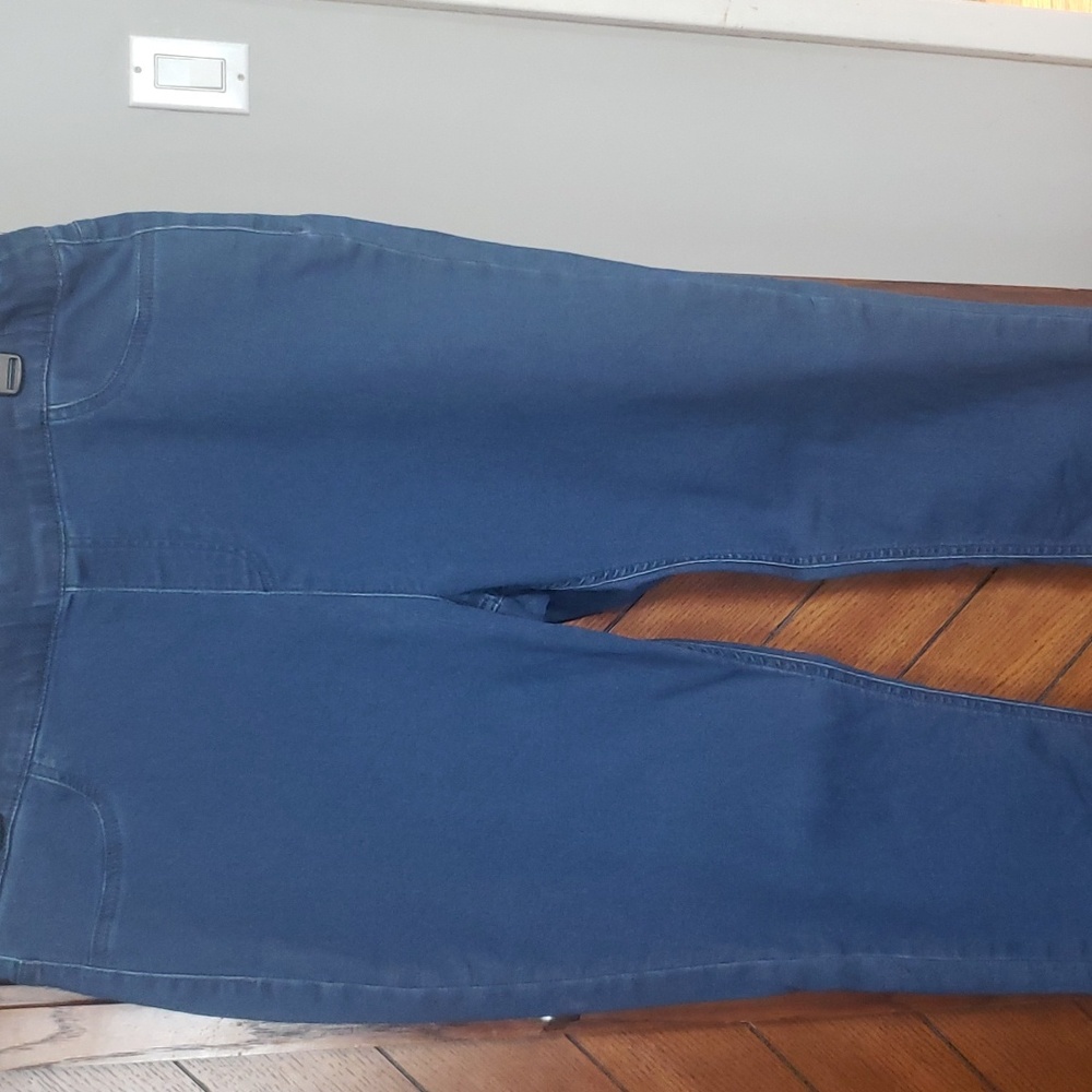 Womens XL pull on stretch jeans. Cotton/polyester/spandex.